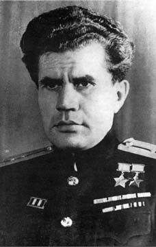 Капитан-лейтенант Виктор Николаевич Леонов